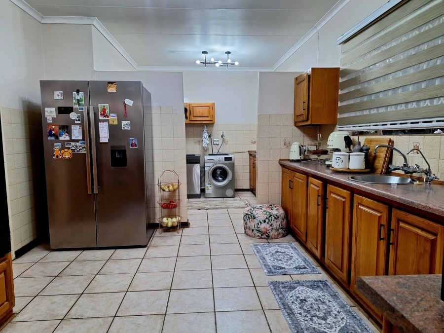 3 Bedroom Property for Sale in Kannoniers Park North West